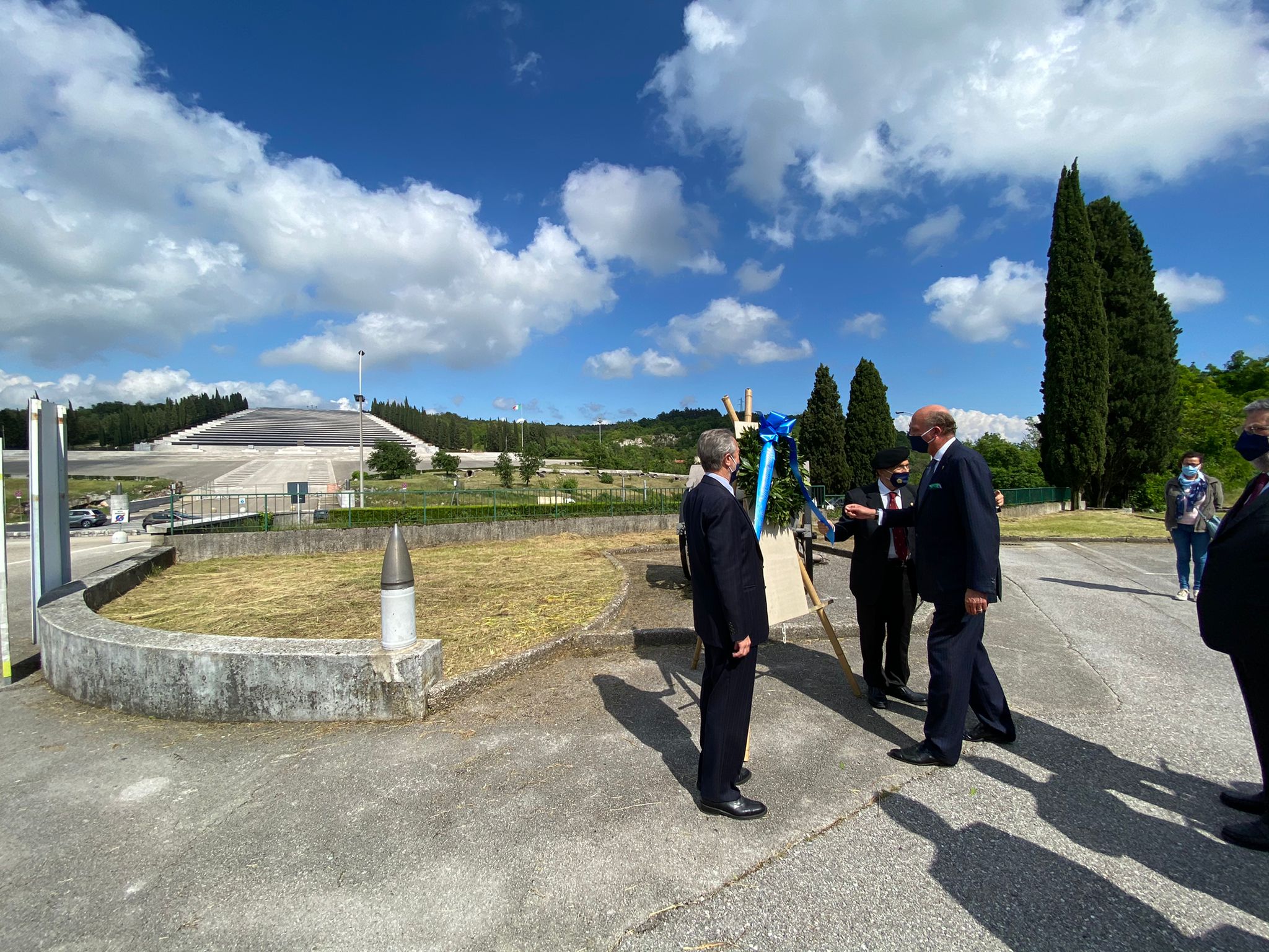 Nel ricordo della Grande Guerra, l'erede dei Savoia omaggia i caduti a Redipuglia